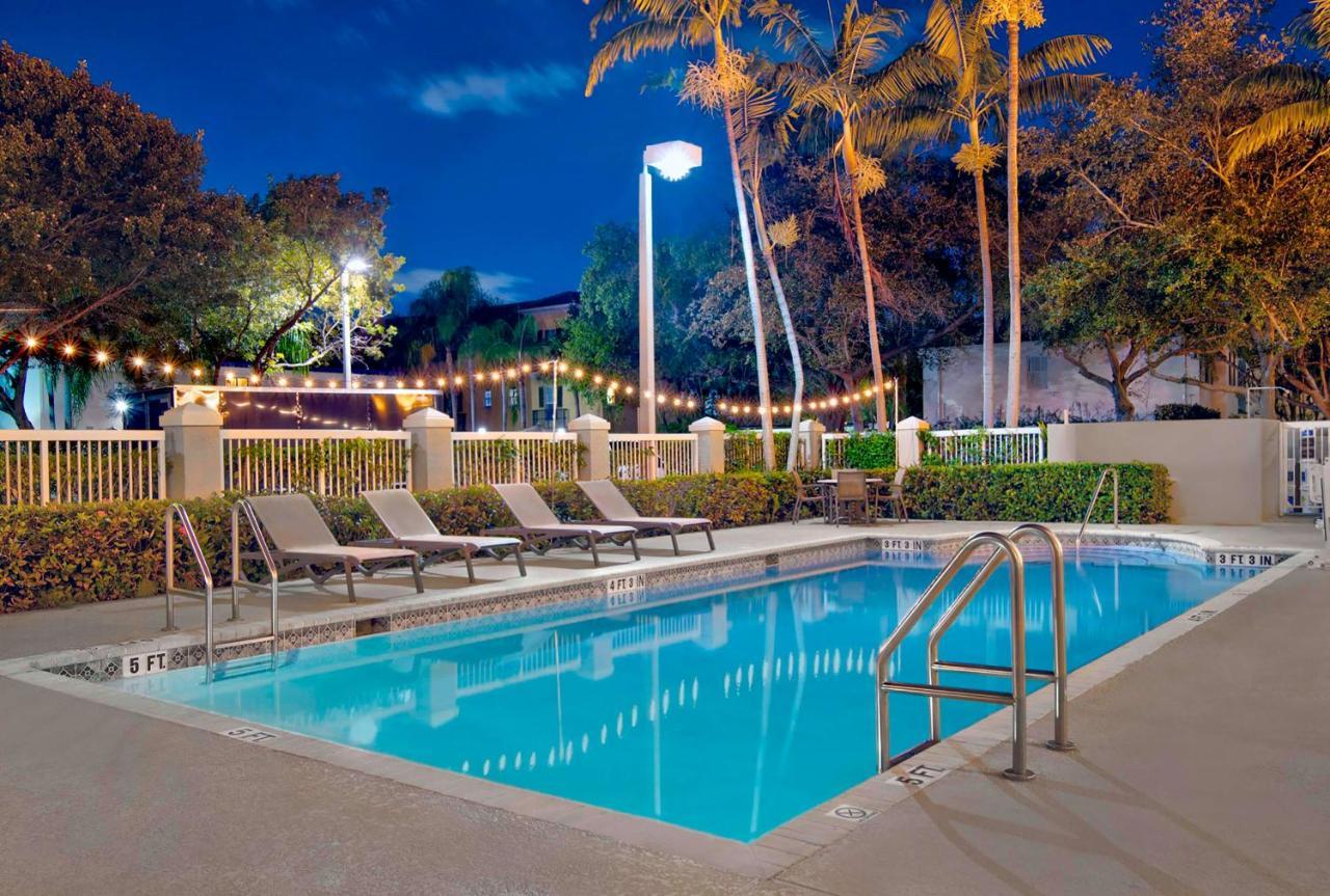 Hampton Inn Ft Lauderdale Airport North Cruise Port Fort Lauderdale Ngoại thất bức ảnh